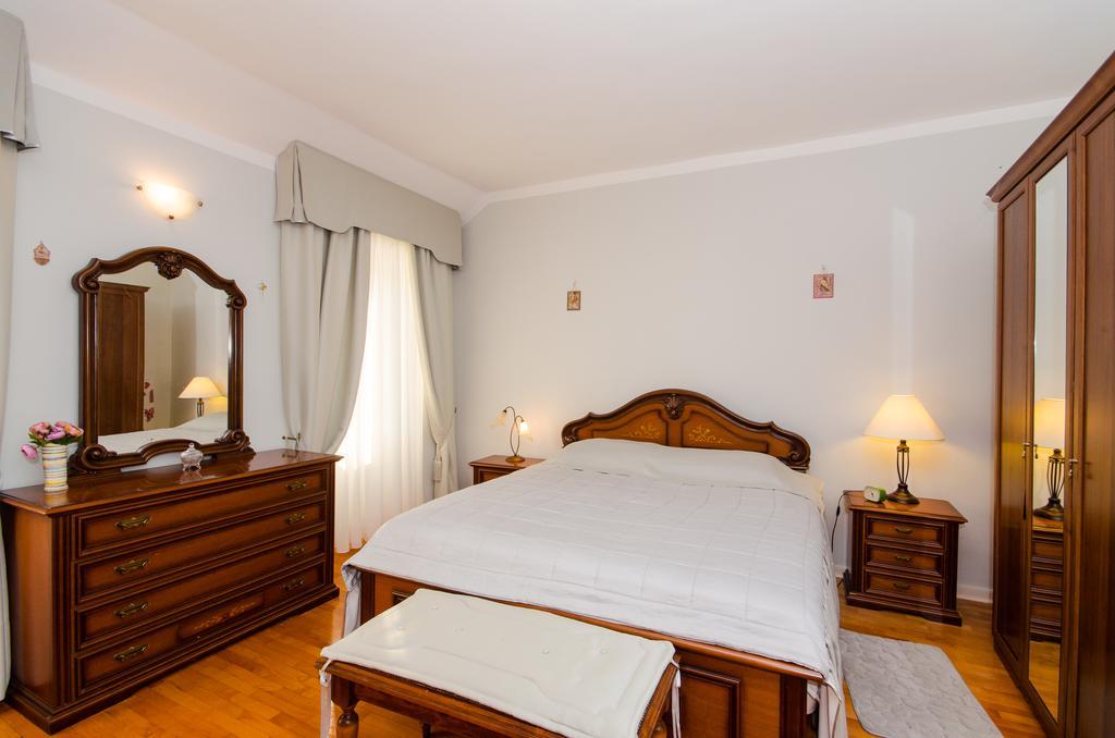 Apartment Noemi โรวีน ภายนอก รูปภาพ